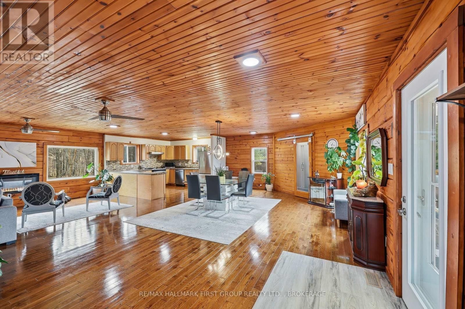 2723 DESERT LAKE ROAD Image 6