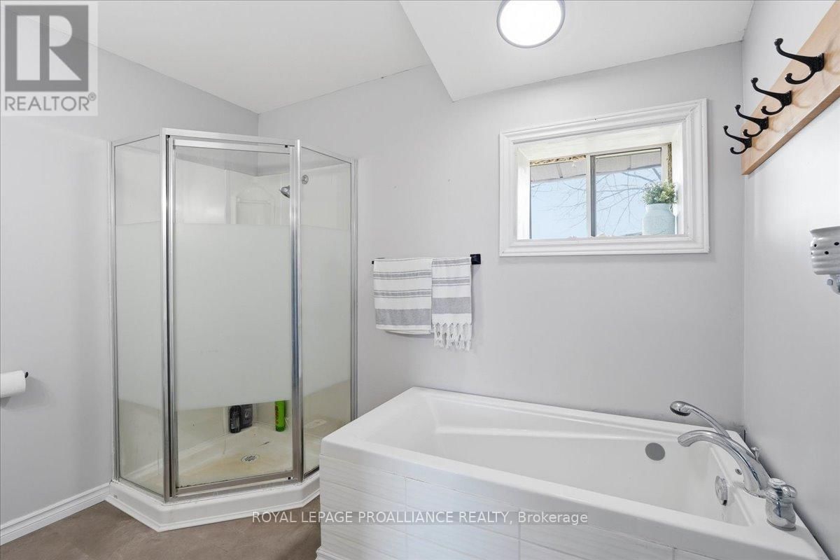 10219 HWY 62 Image 22