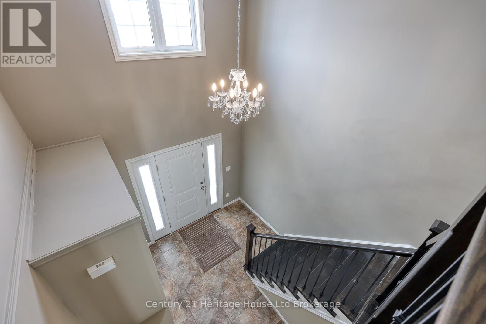 427 CHAMPLAIN AVENUE Image 20