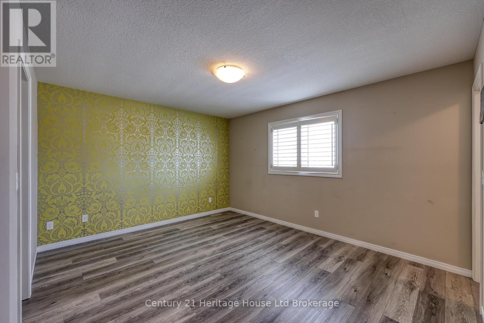 427 CHAMPLAIN AVENUE Image 21