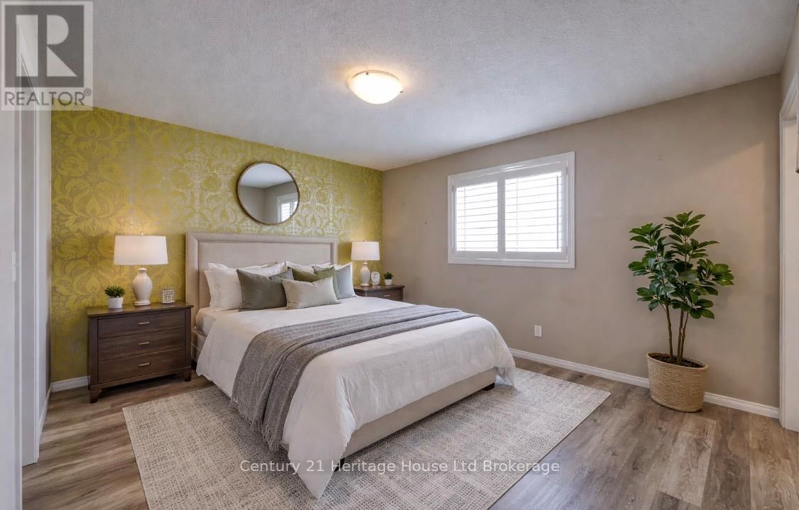 427 CHAMPLAIN AVENUE Image 22