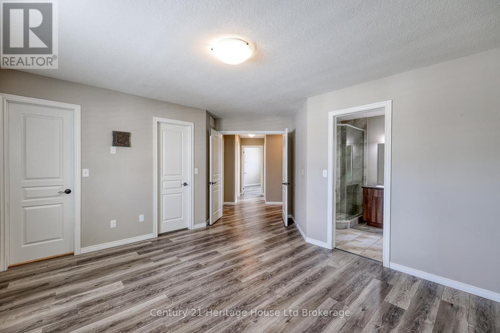 427 CHAMPLAIN AVENUE Image 23