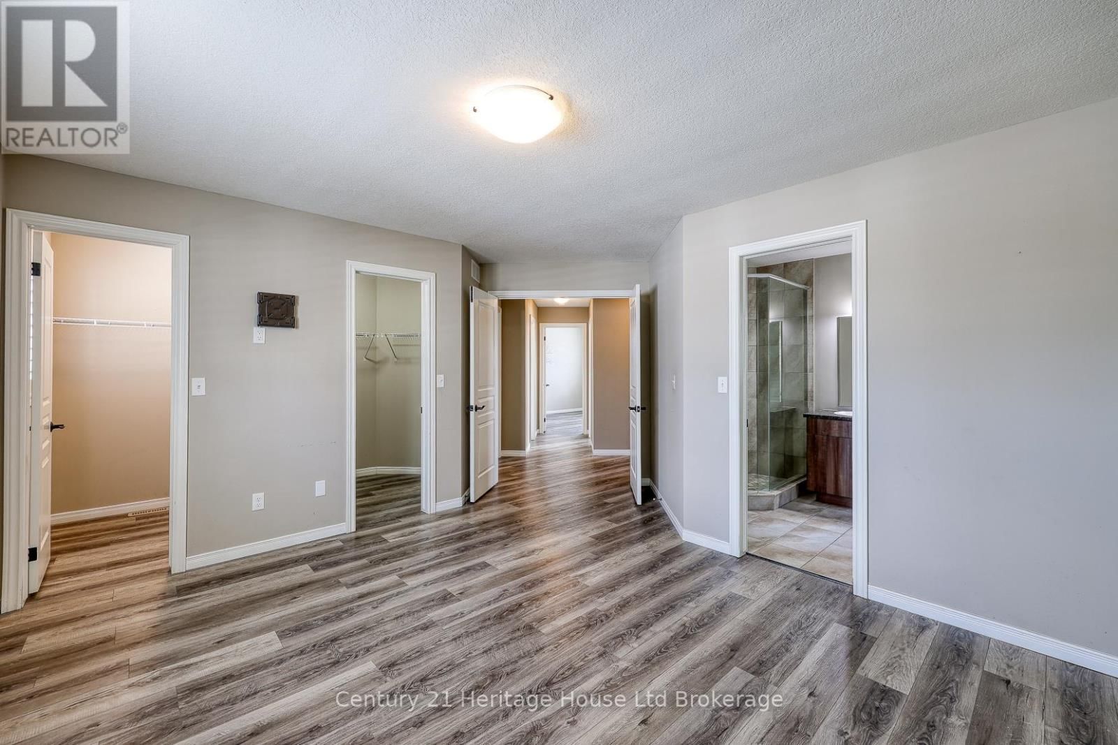 427 CHAMPLAIN AVENUE Image 24