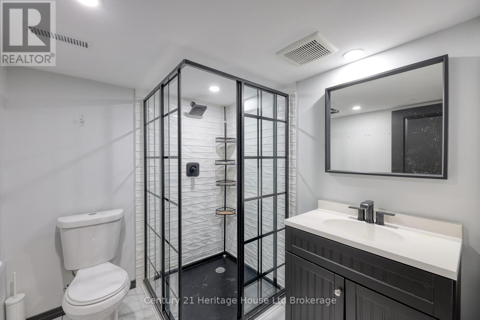 427 CHAMPLAIN AVENUE Image 40