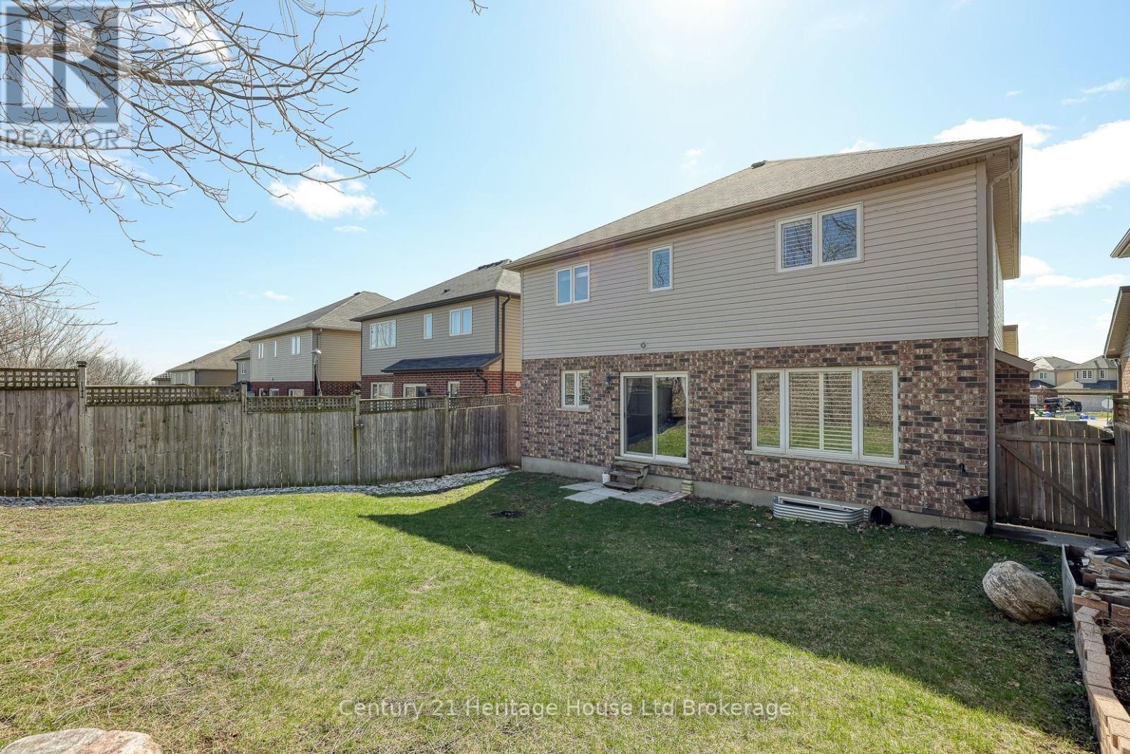 427 CHAMPLAIN AVENUE Image 41