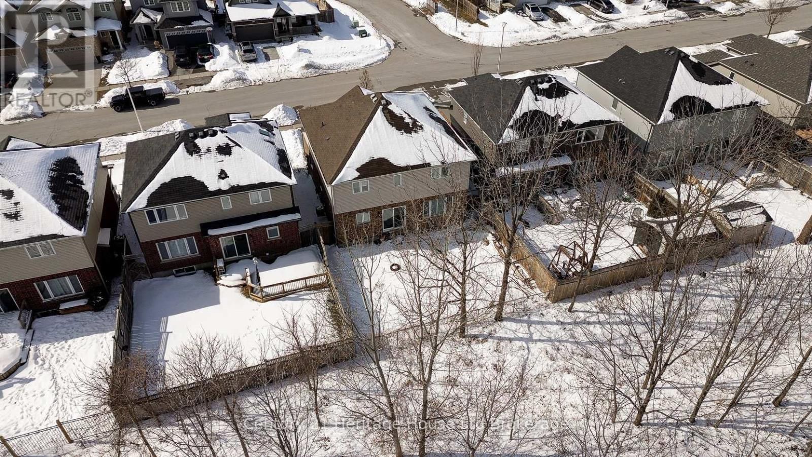 427 CHAMPLAIN AVENUE Image 45