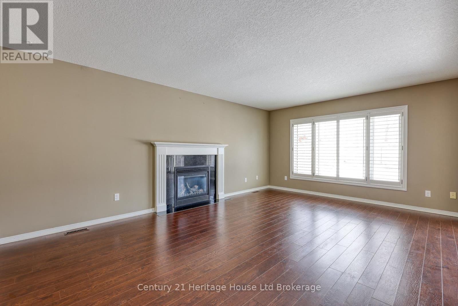 427 CHAMPLAIN AVENUE Image 6