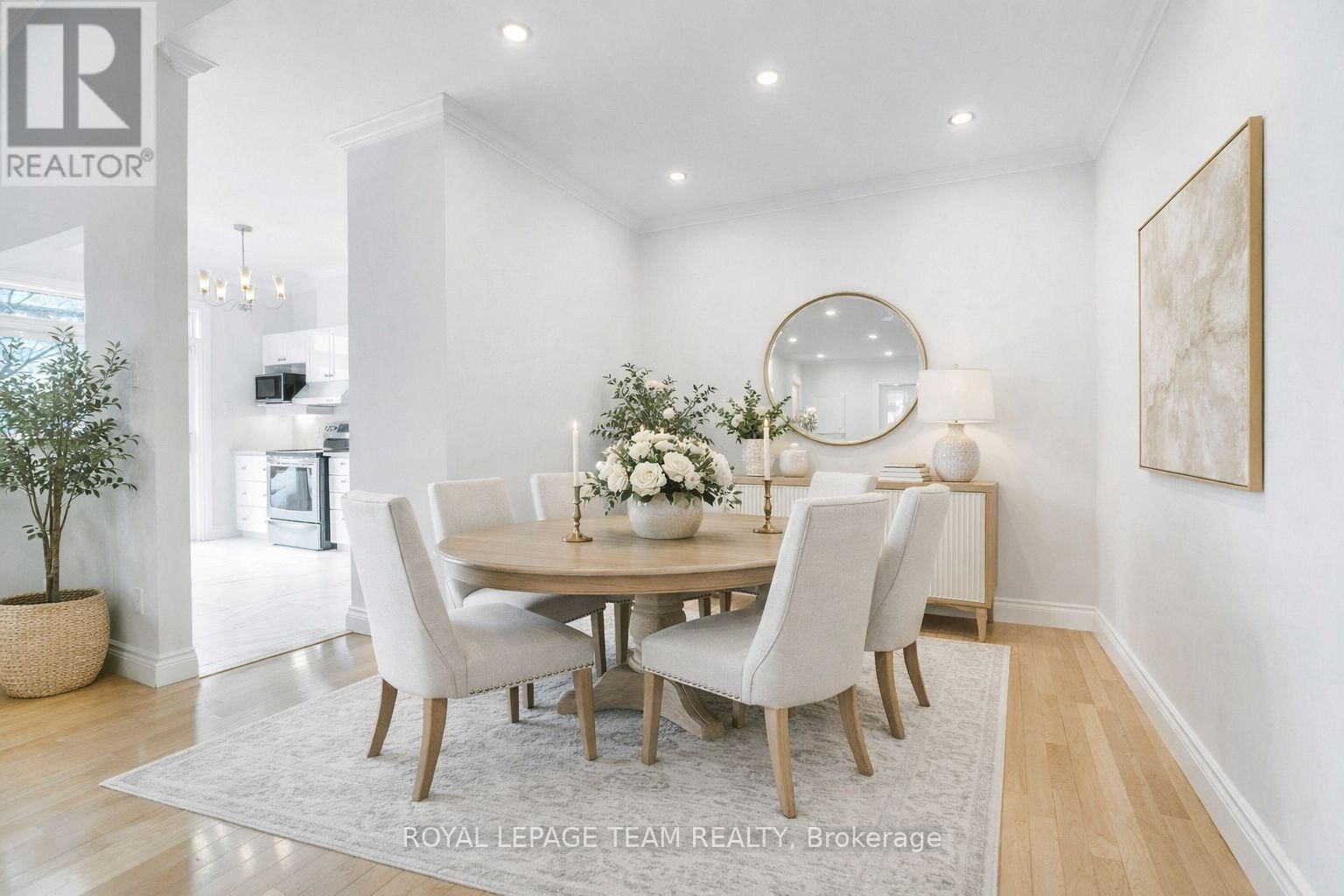 114 BARTLETT PRIVATE Image 12