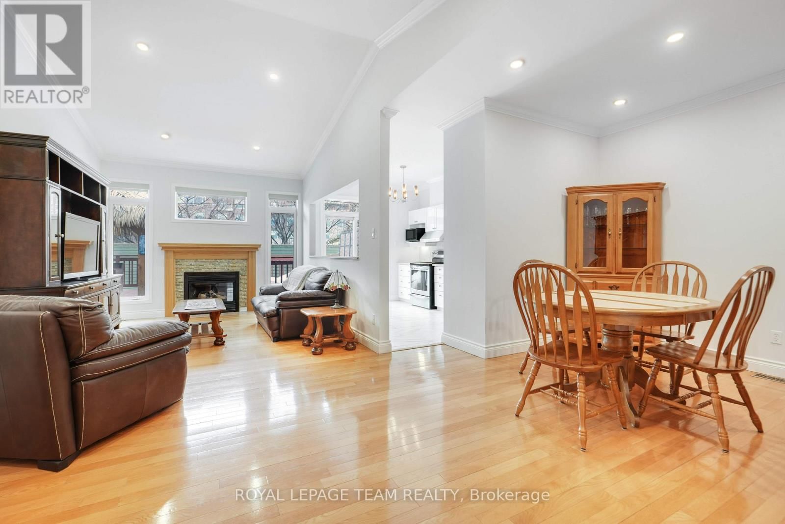 114 BARTLETT PRIVATE Image 13