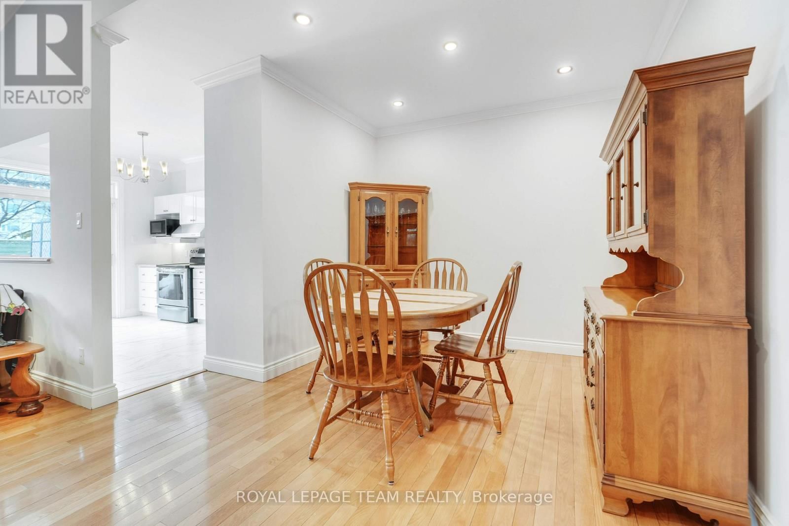 114 BARTLETT PRIVATE Image 14