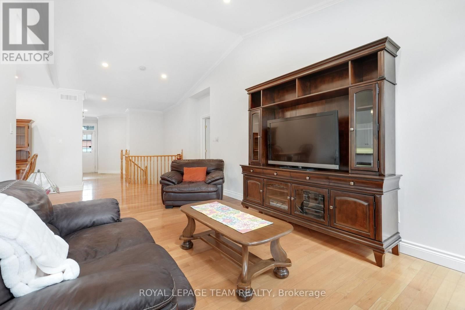 114 BARTLETT PRIVATE Image 20