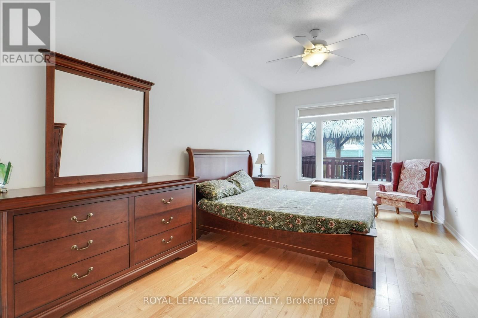 114 BARTLETT PRIVATE Image 33