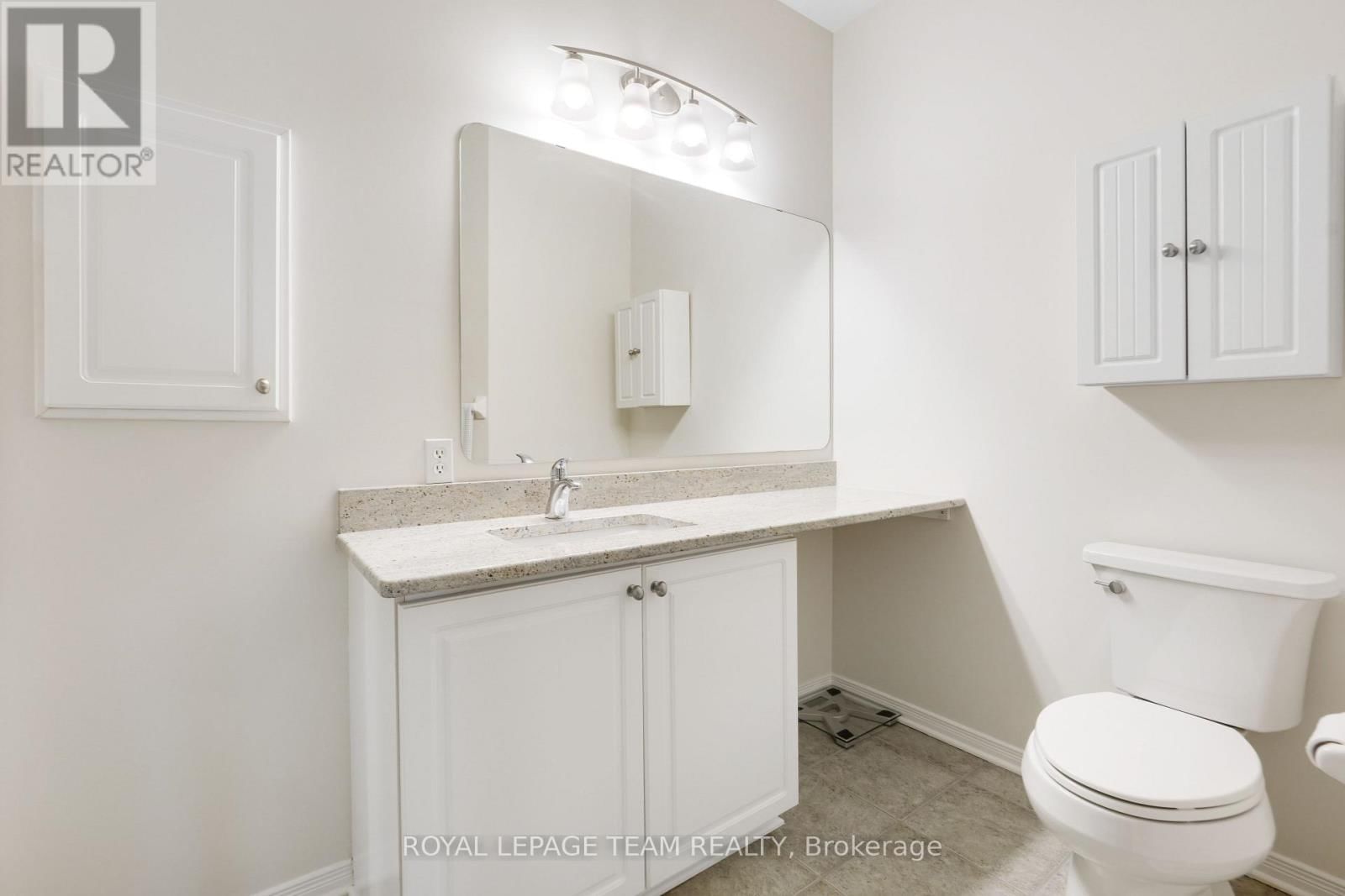 114 BARTLETT PRIVATE Image 34