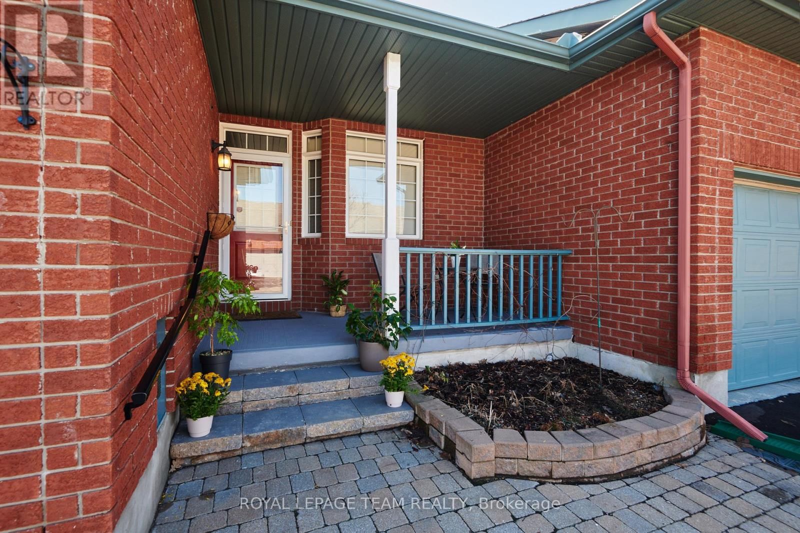 114 BARTLETT PRIVATE Image 4