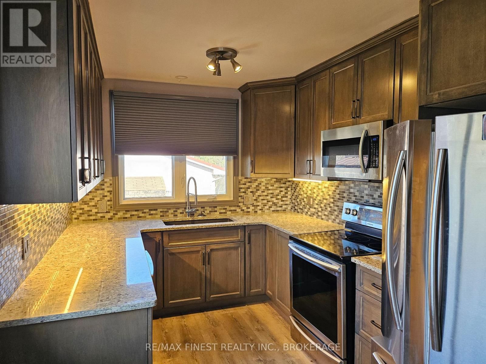 86 CHESTERFIELD DRIVE Image 3