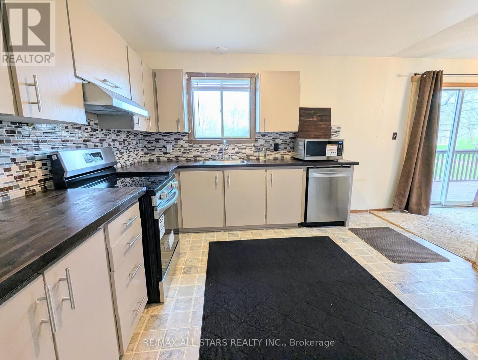 23 VALLEY ROAD Image 12