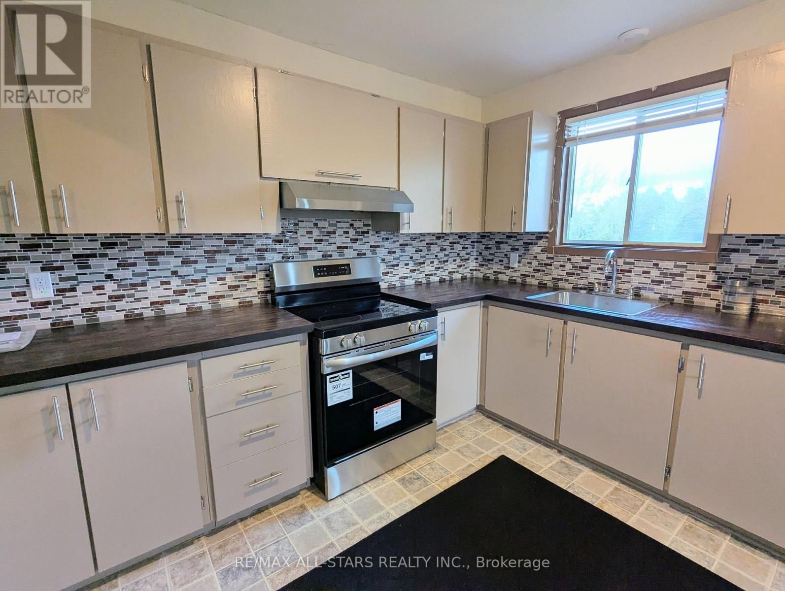 23 VALLEY ROAD Image 14