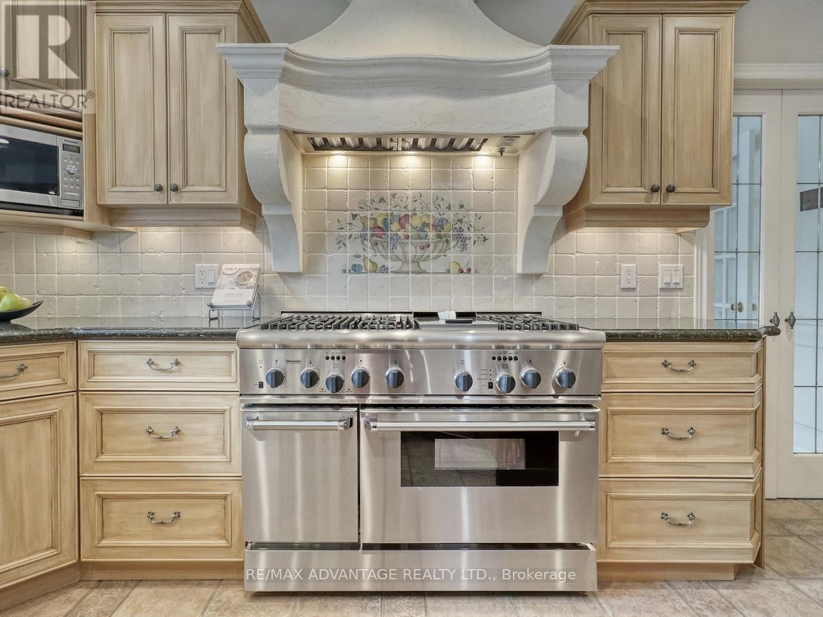 110 WHITEACRES DRIVE Image 12