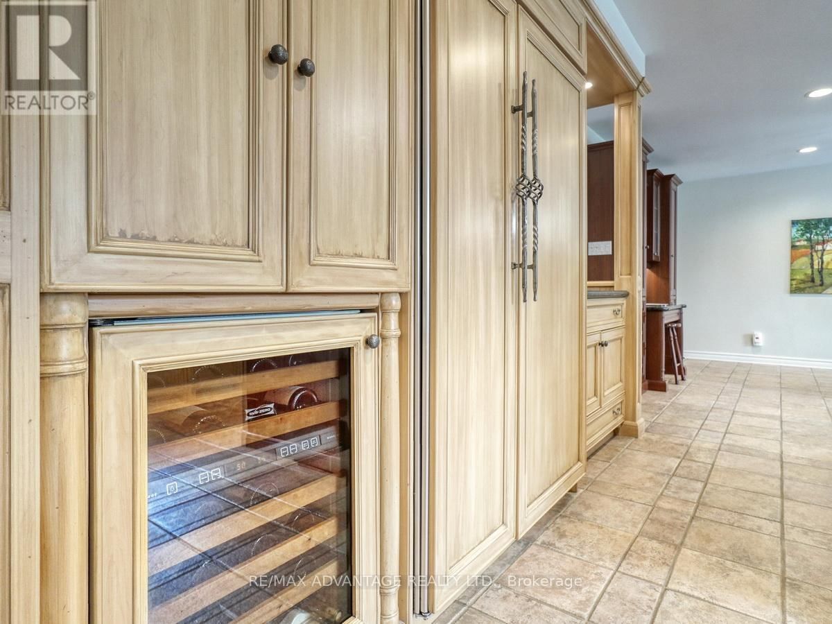 110 WHITEACRES DRIVE Image 15