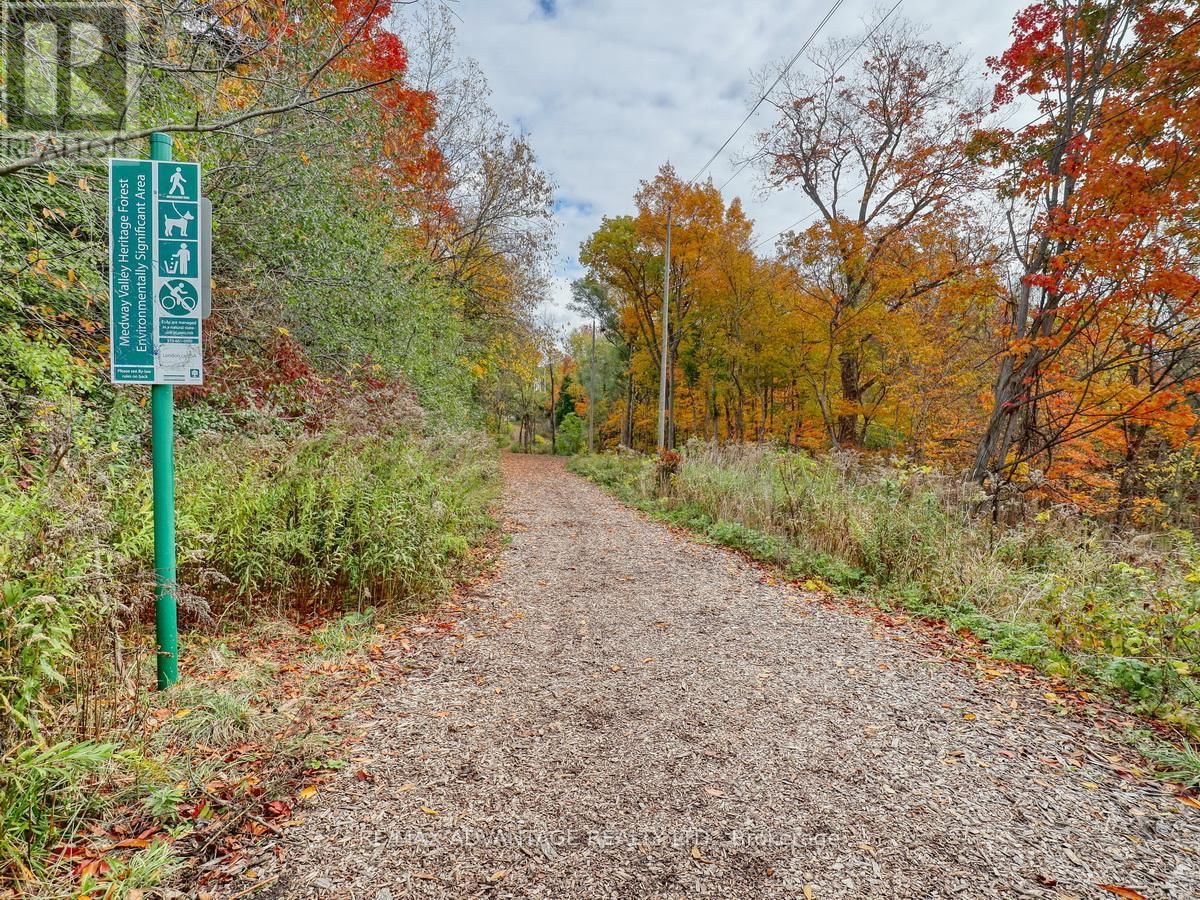 110 WHITEACRES DRIVE Image 6