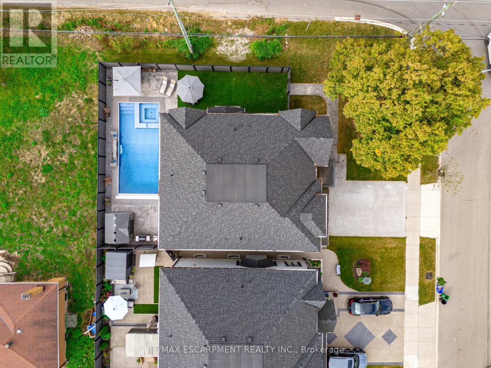 4 LOCKMAN DRIVE Image 33