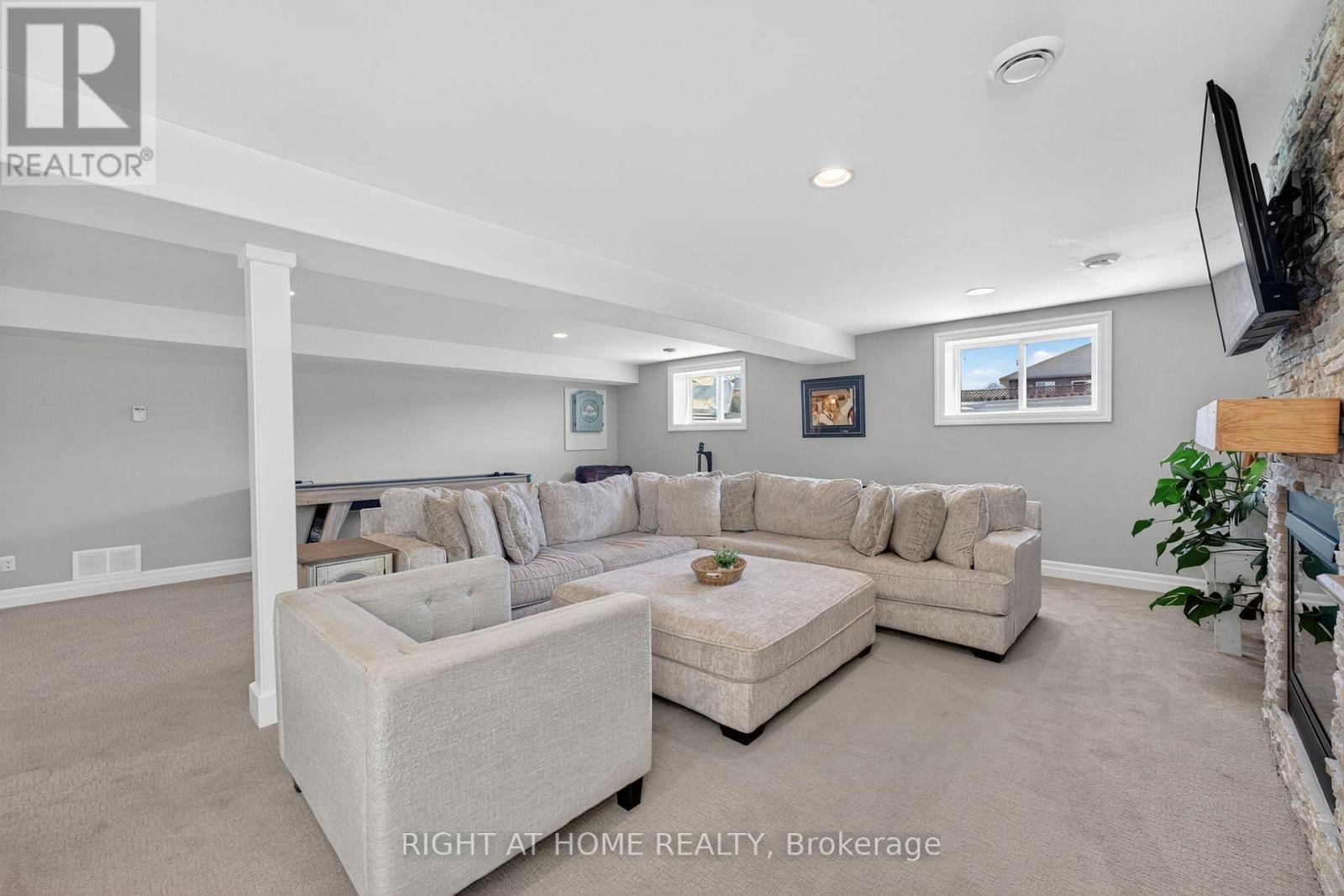 27 WOODBURN DRIVE Image 23