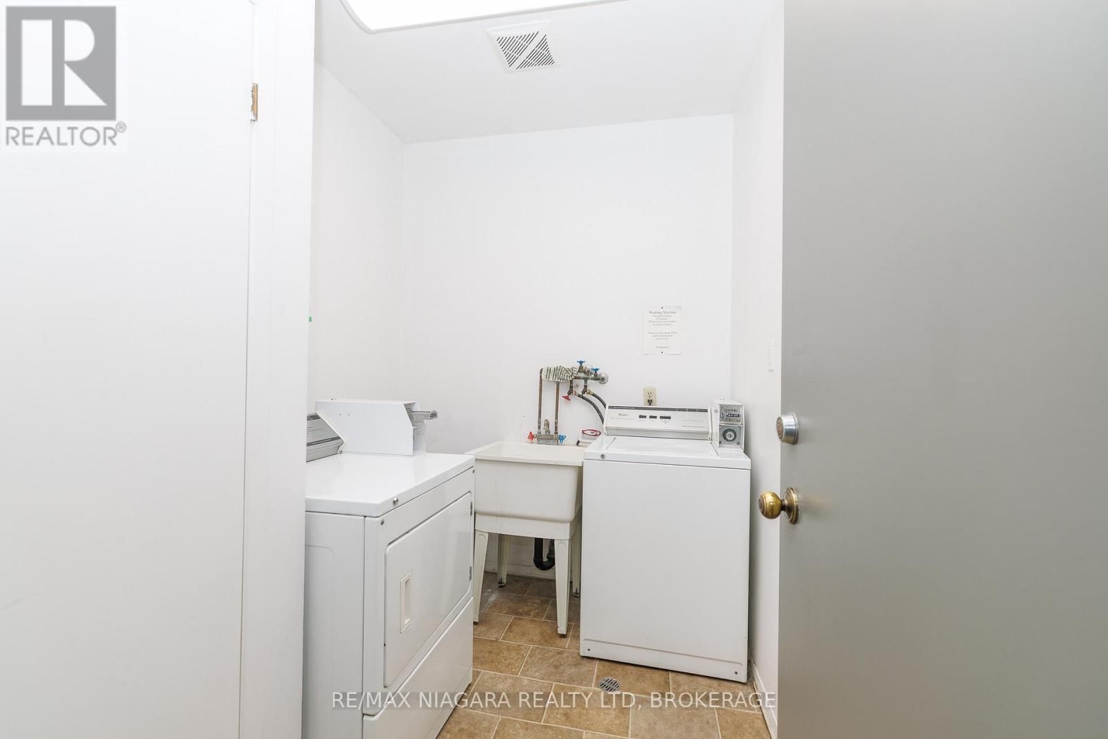 Unit #9 - 2 LEWIS STREET Image 16