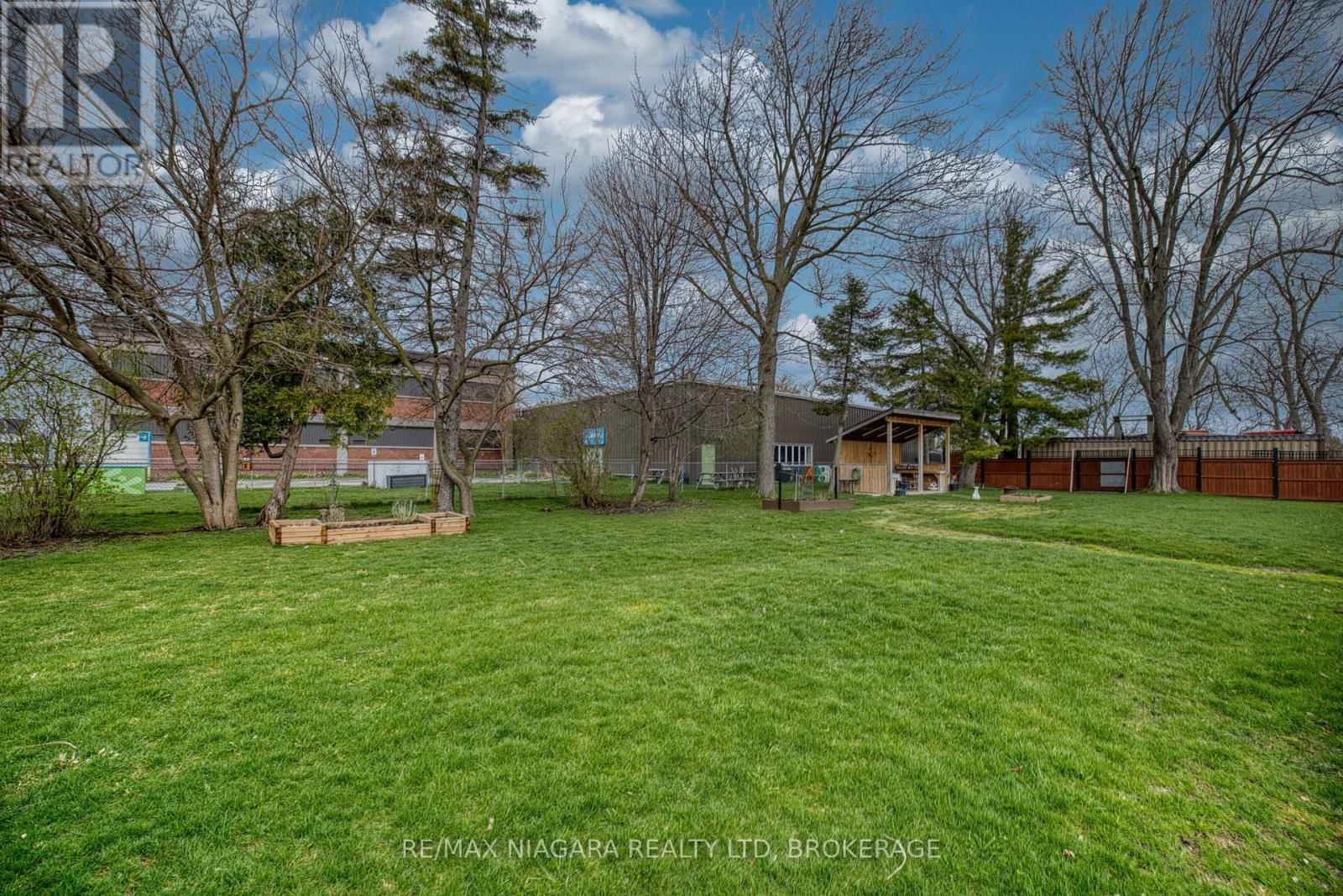 Unit #9 - 2 LEWIS STREET Image 18