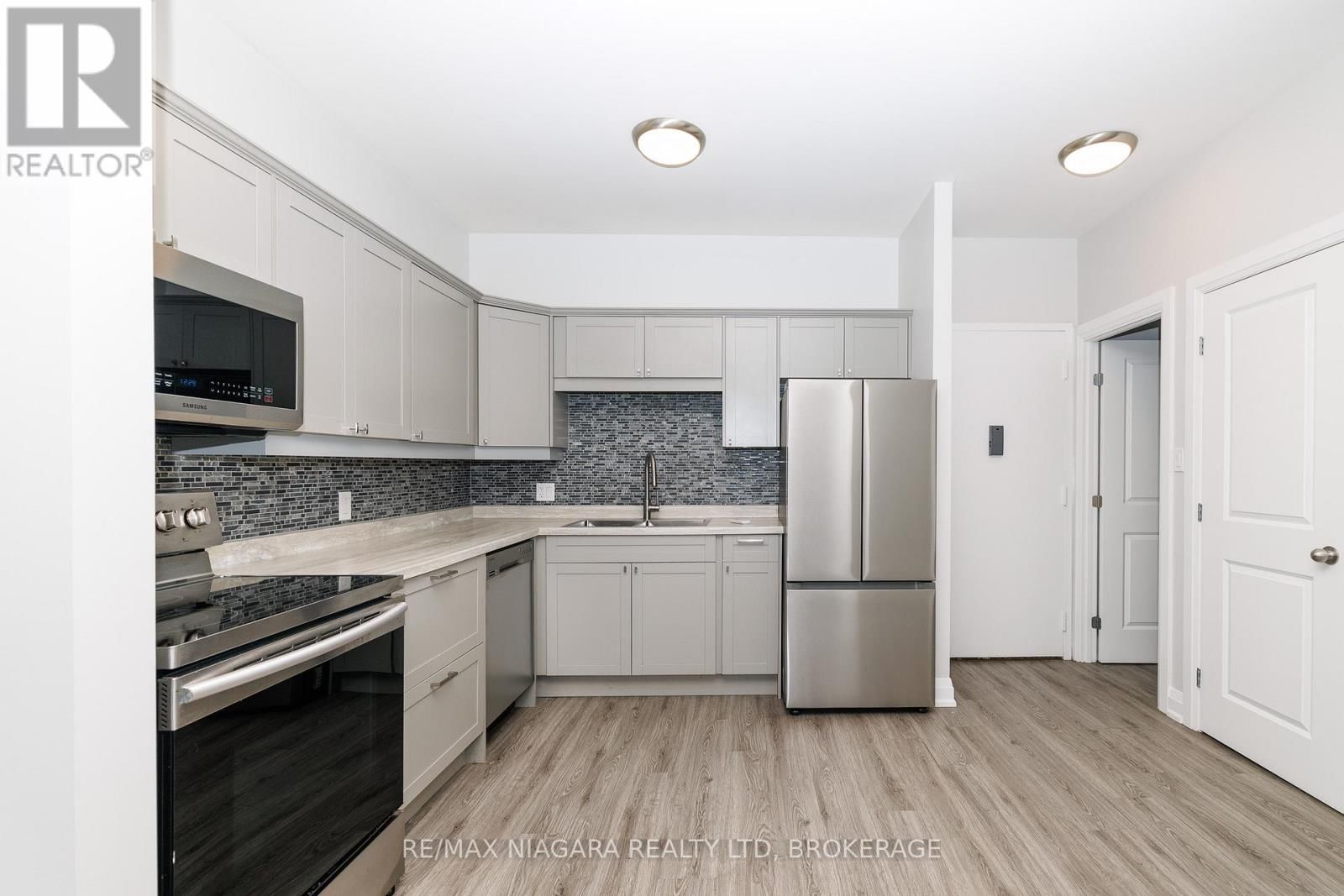 Unit #9 - 2 LEWIS STREET Image 7