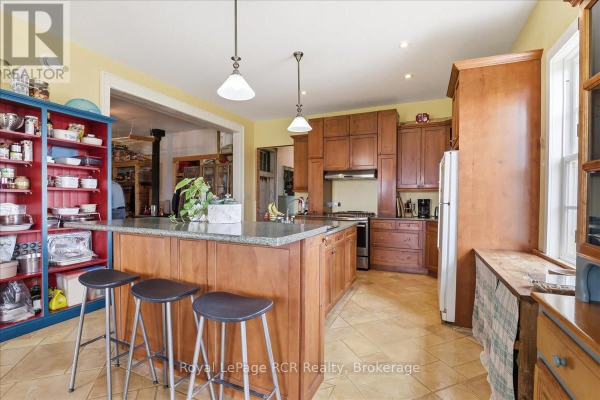 8326 12 LINE Image 11