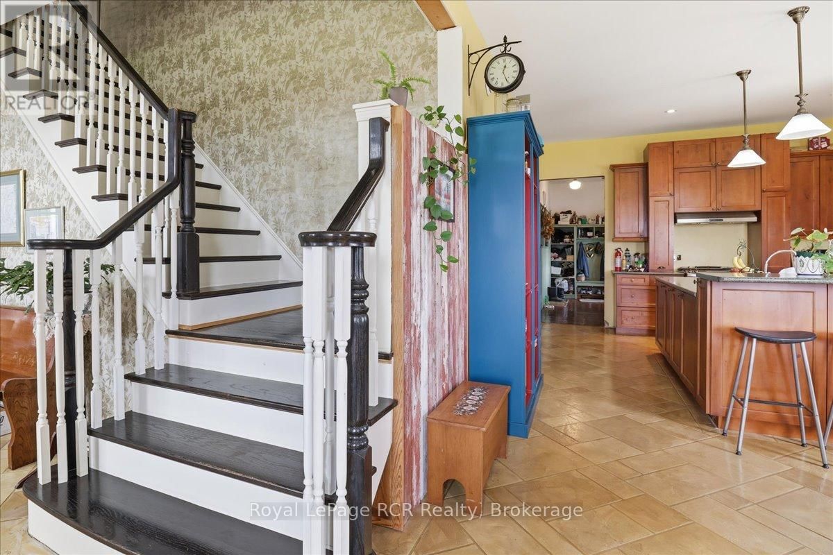 8326 12 LINE Image 12