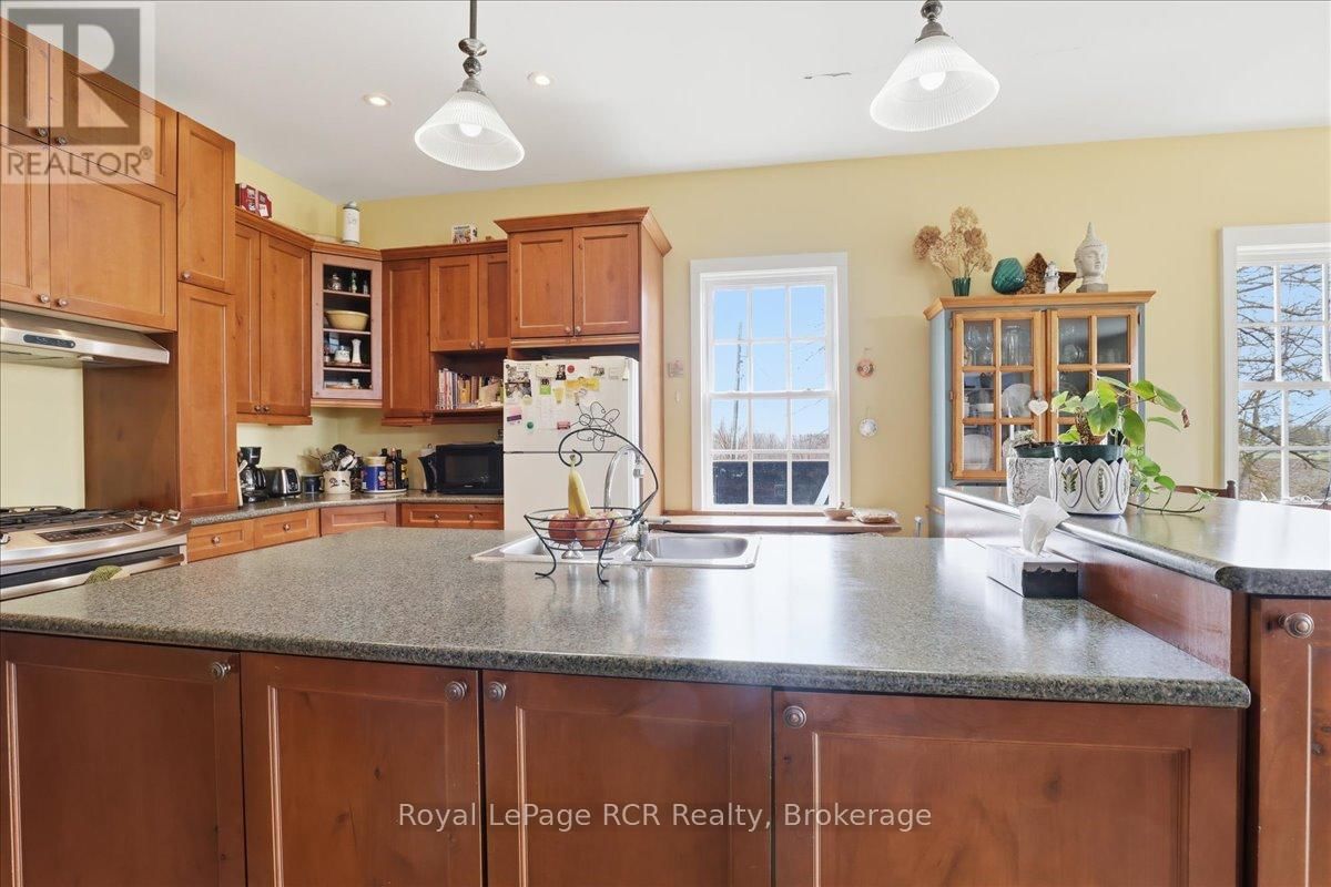 8326 12 LINE Image 7