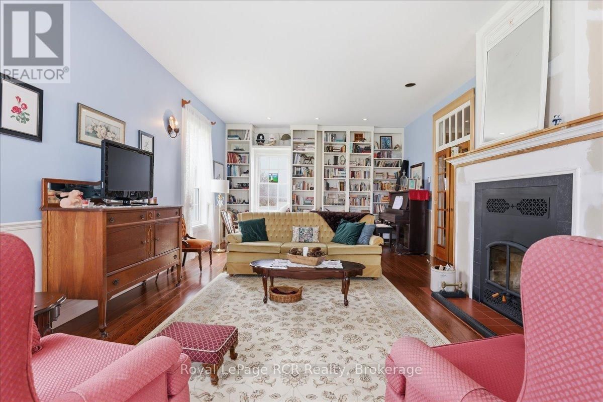 8326 12 LINE Image 9