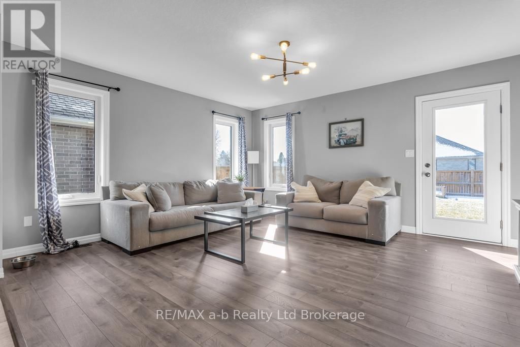 242 WILSON AVENUE Image 12