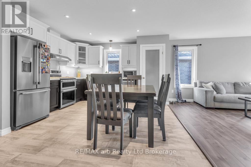 242 WILSON AVENUE Image 14