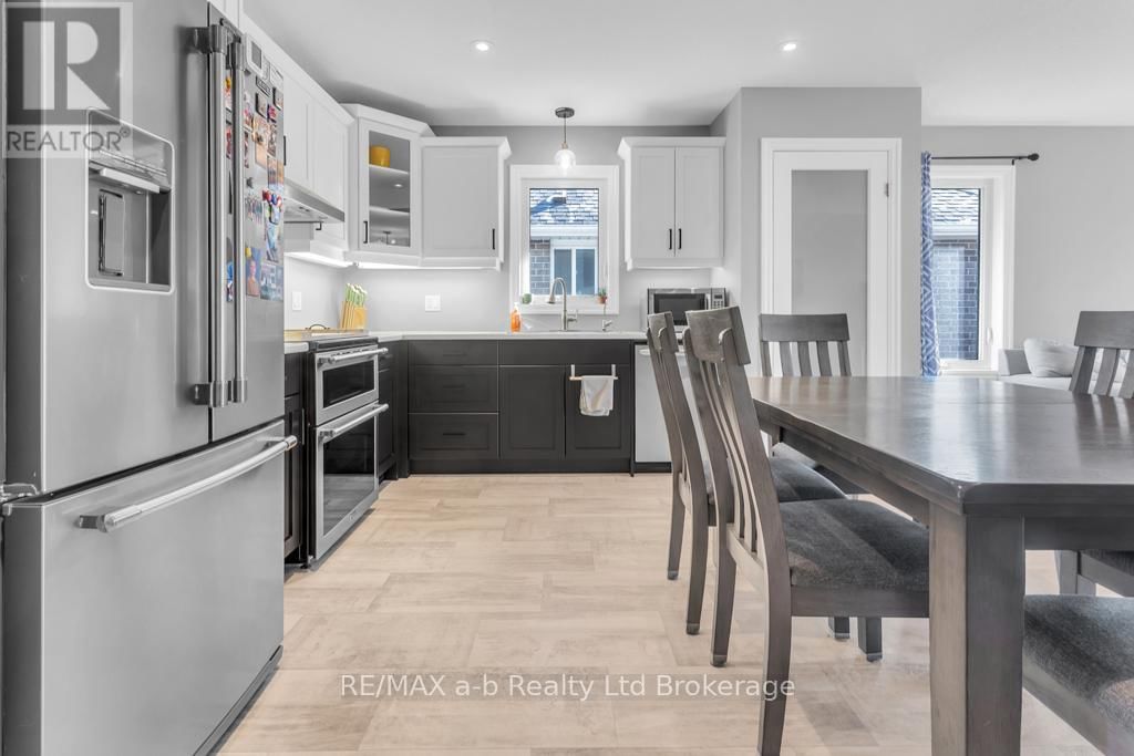 242 WILSON AVENUE Image 15