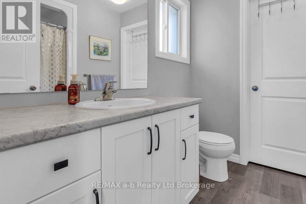 242 WILSON AVENUE Image 23