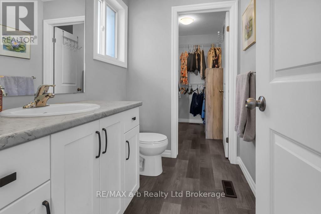 242 WILSON AVENUE Image 24