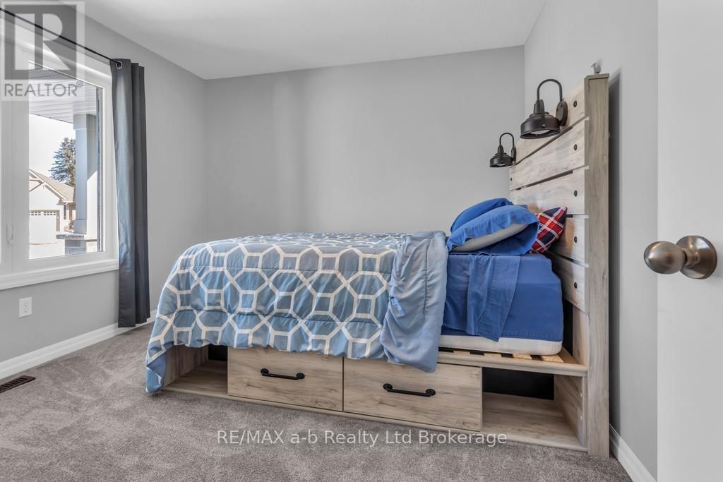 242 WILSON AVENUE Image 29