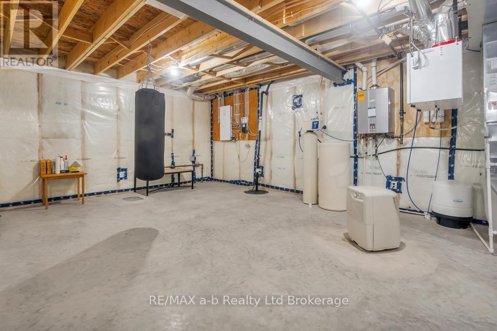 242 WILSON AVENUE Image 32