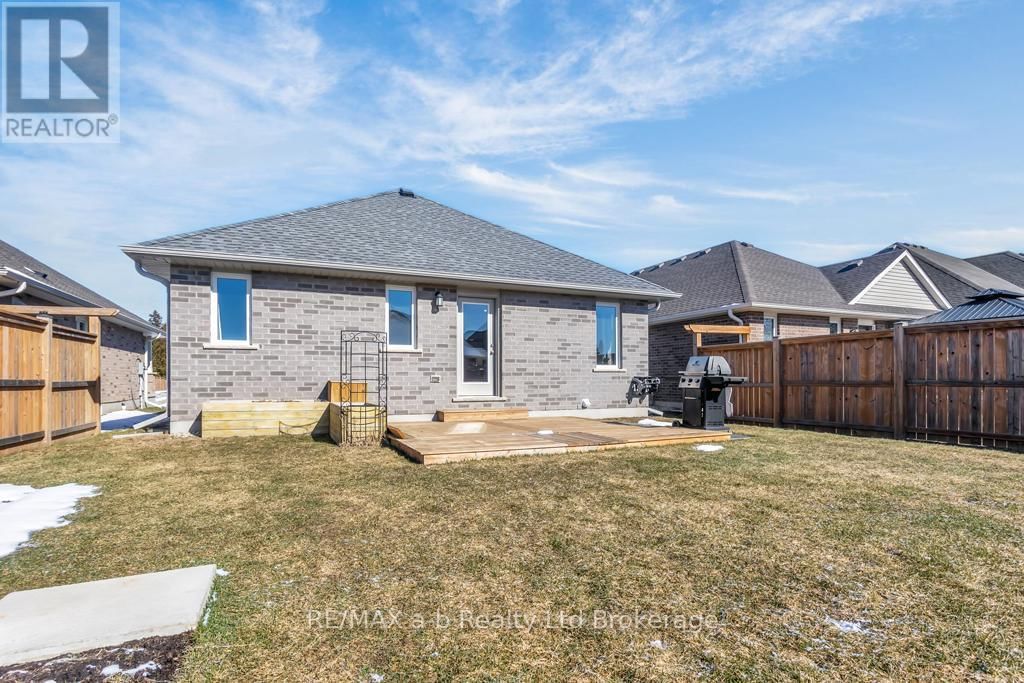 242 WILSON AVENUE Image 36