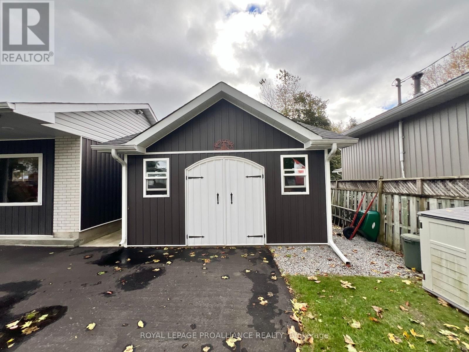 11 STAVEBANK ROAD Image 25