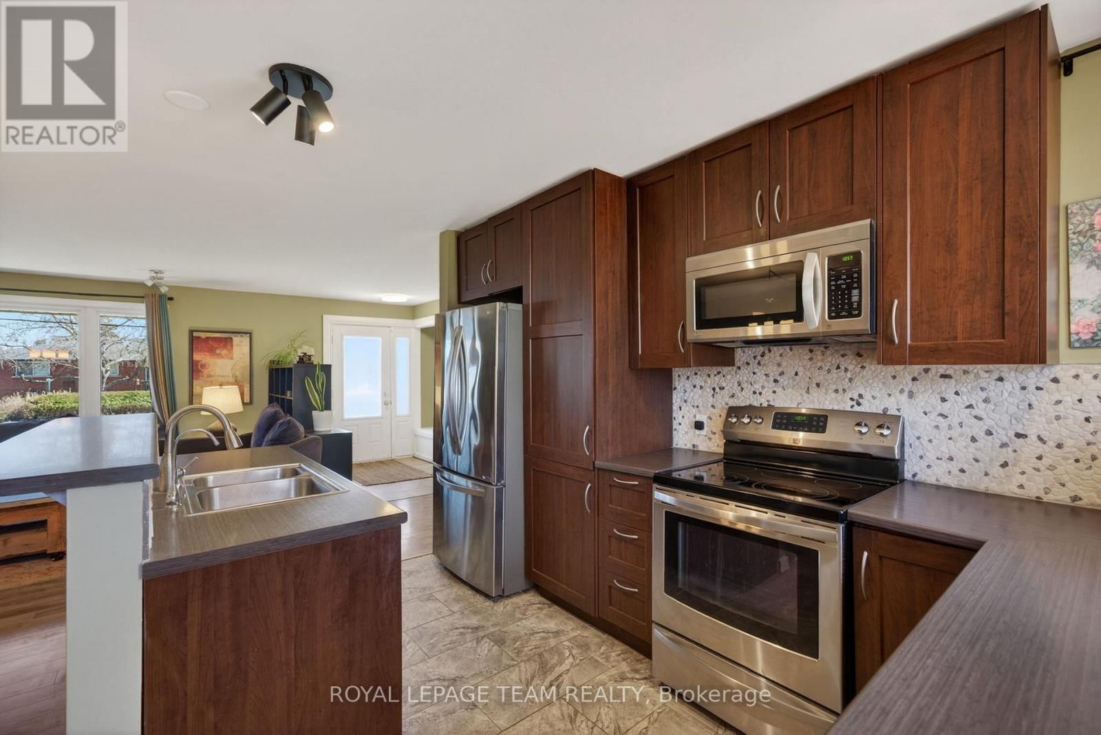 105 FORTUNE STREET Image 15