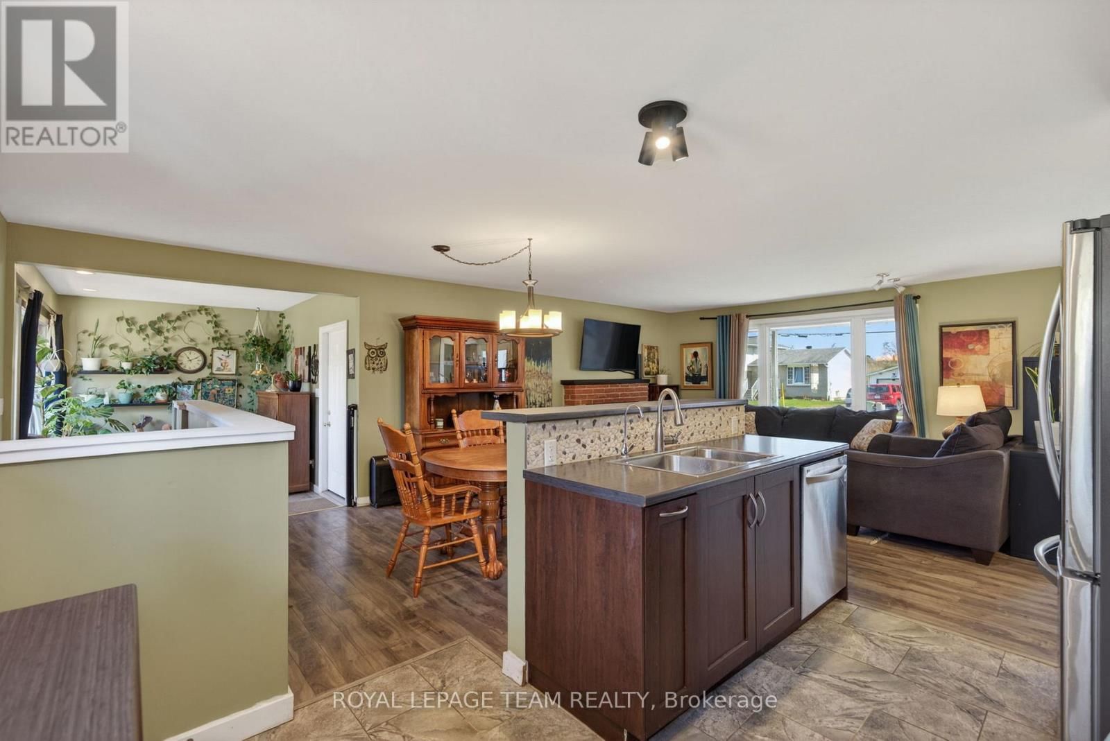 105 FORTUNE STREET Image 16