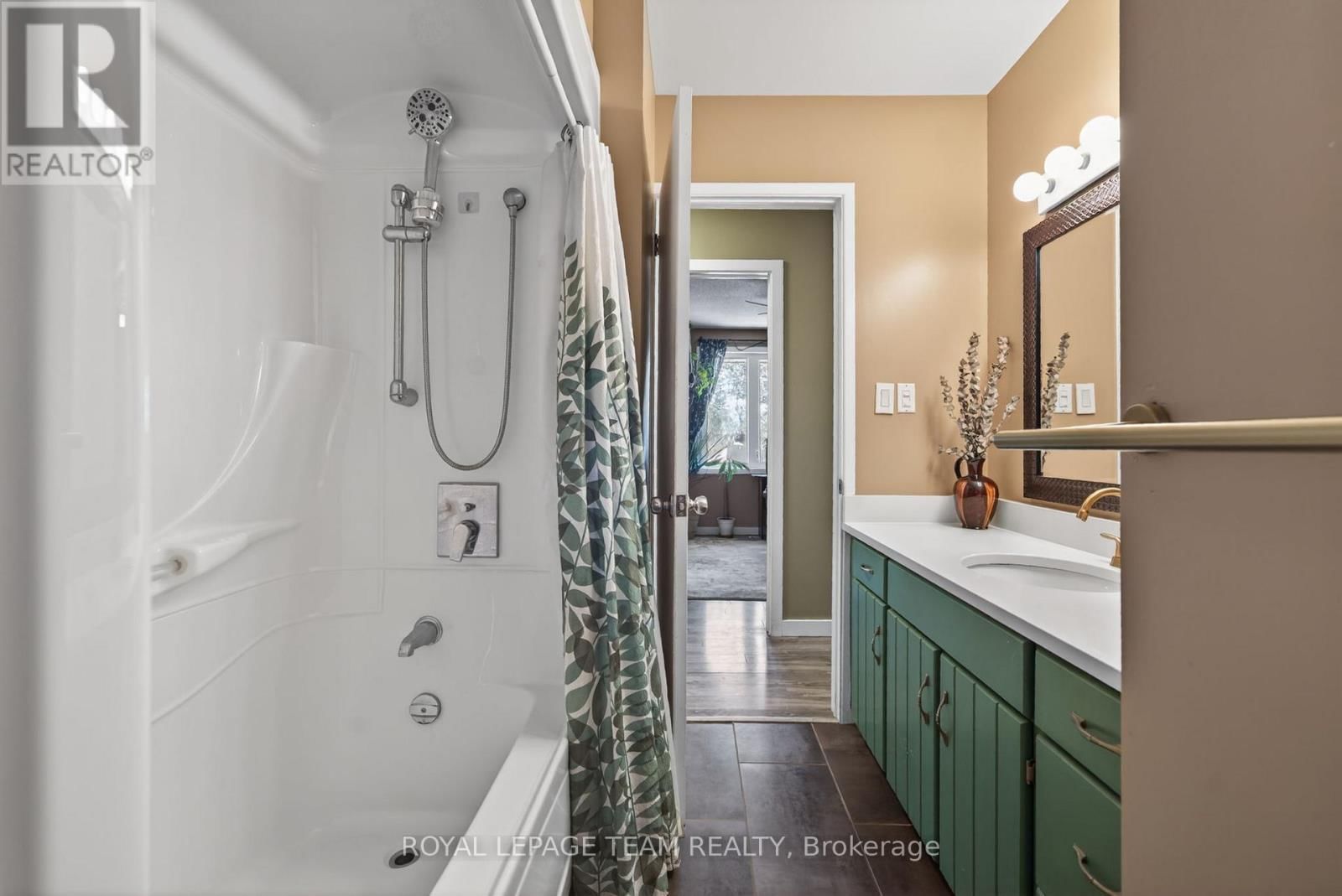 105 FORTUNE STREET Image 25