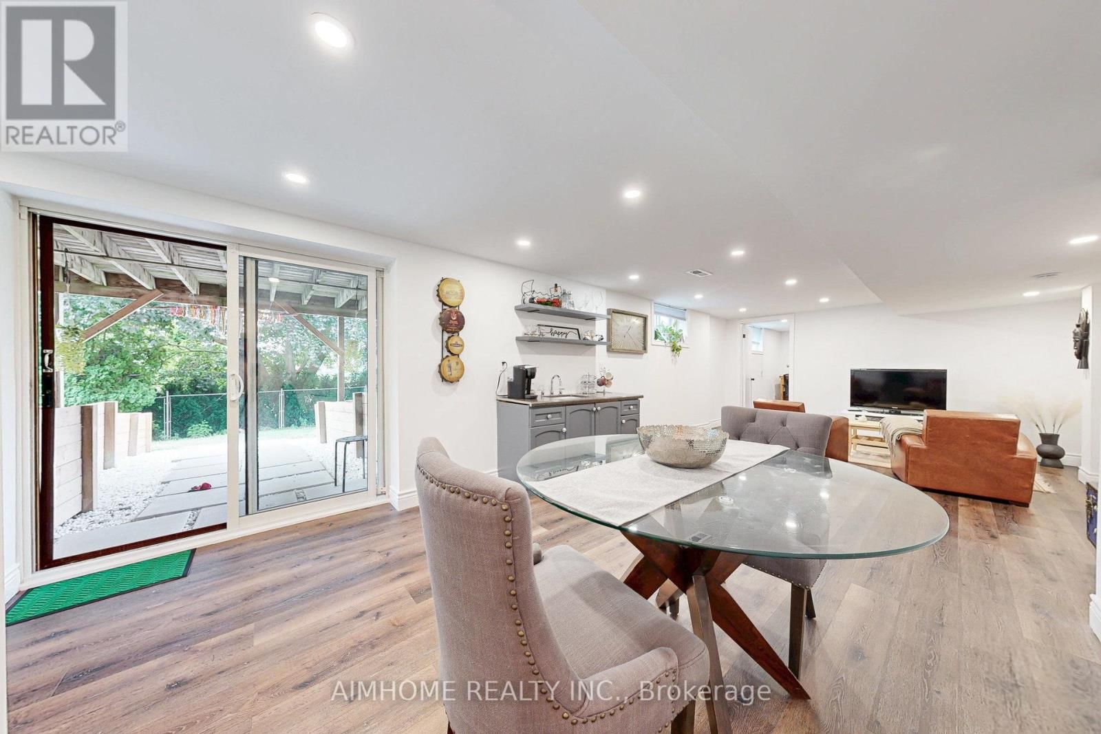 23 HILDEGARD DRIVE Image 35