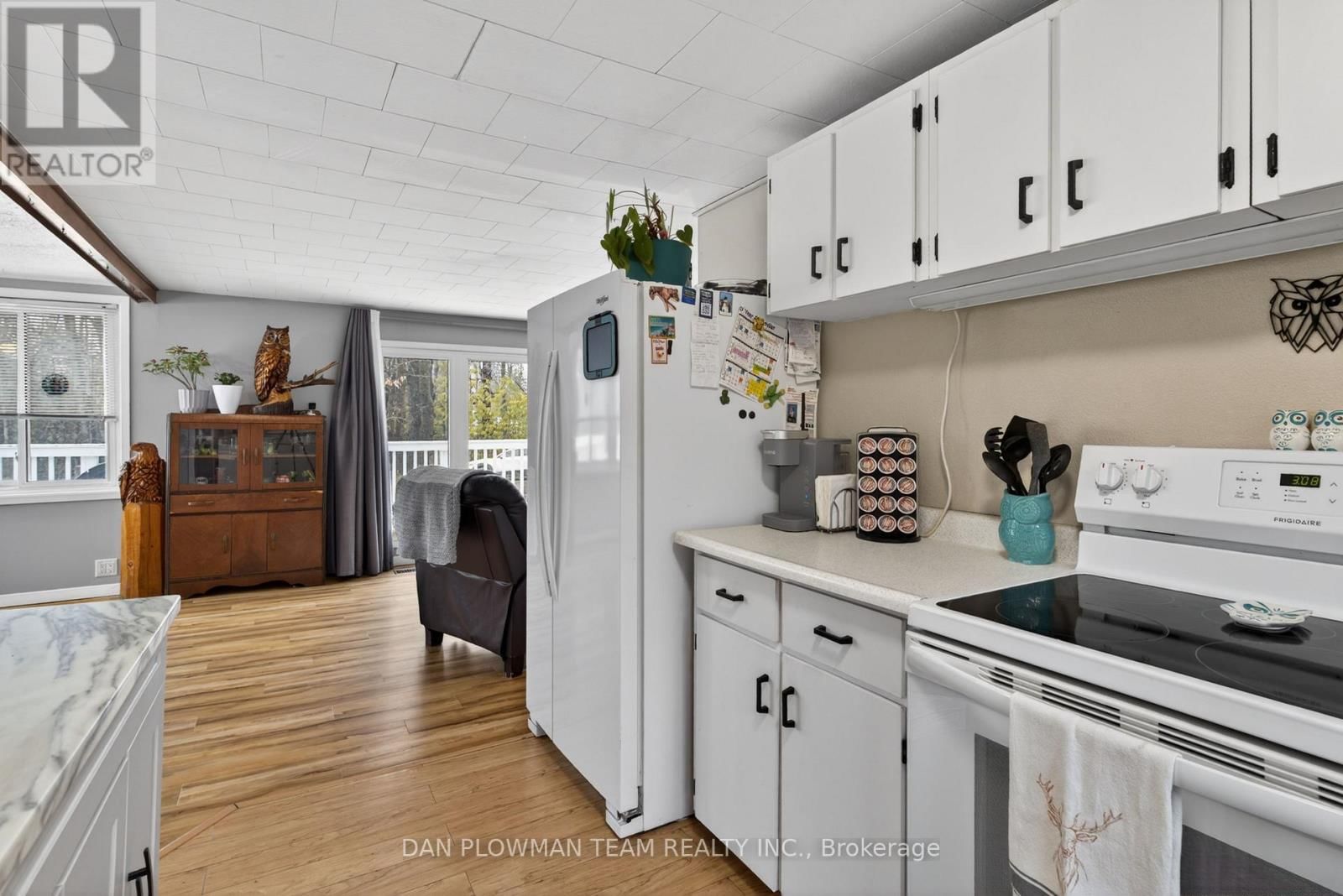 1545 WESTVIEW CRESCENT Image 11