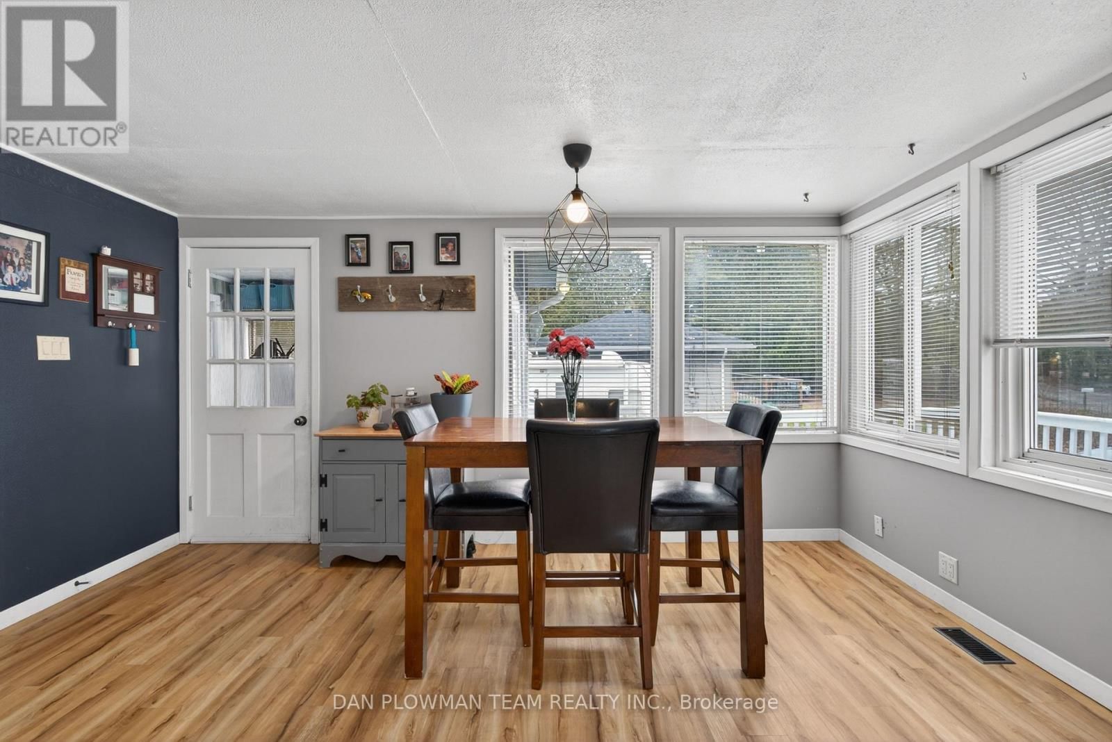 1545 WESTVIEW CRESCENT Image 15