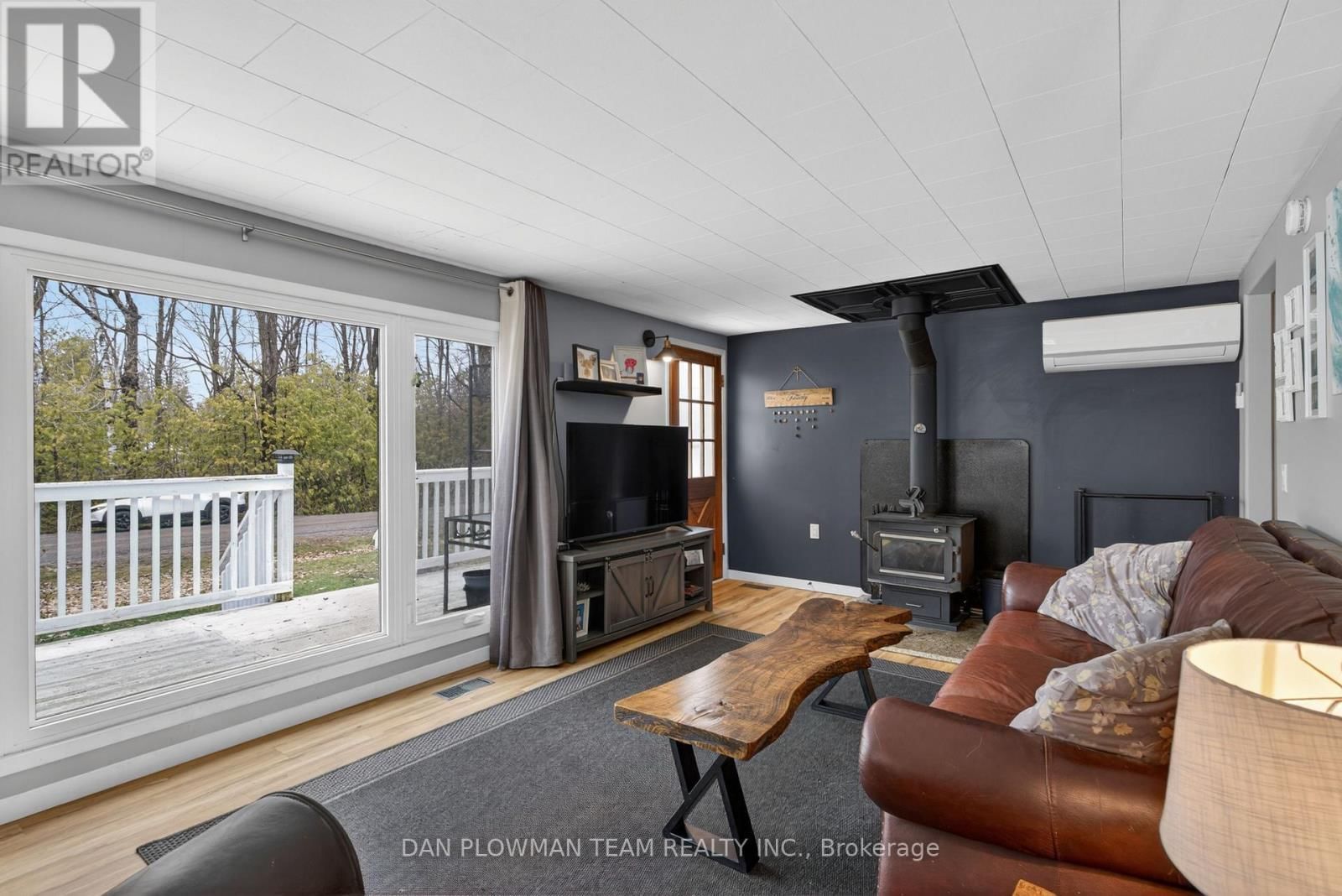 1545 WESTVIEW CRESCENT Image 19