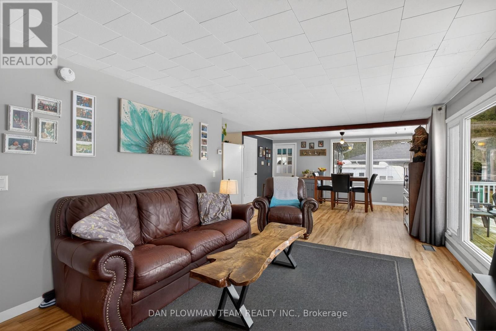 1545 WESTVIEW CRESCENT Image 21